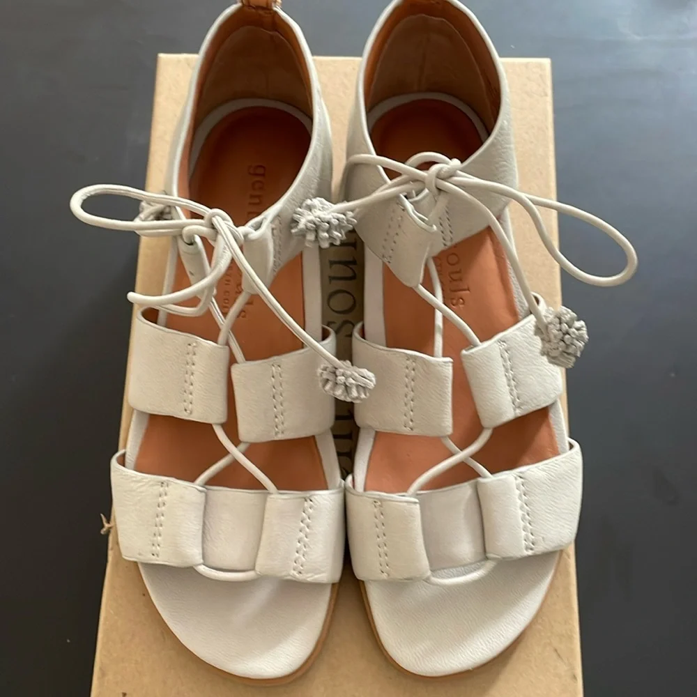 Gentle Souls by Kenneth Cole leather sandals size 6 - Picture 1 of 6